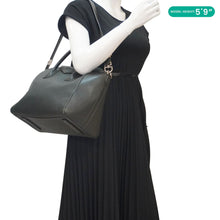 Load image into Gallery viewer, GIVENCHY Antigona Medium Leather Shoulder Bag Green
