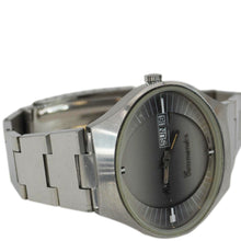 Load image into Gallery viewer, Mido Commander 1970 Day Date Men&#39;s Stainless Steel Watch Grey Dial 41MM
