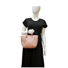 Load image into Gallery viewer, GUCCI Small Bree Microguccissima  Tote Crossbody Bag Pink dummy look
