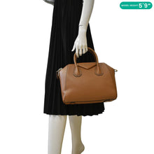 Load image into Gallery viewer, GIVENCHY Antigona Small Leather Satchel Shoulder dummy look
