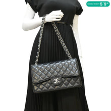 Load image into Gallery viewer, CHANEL Jumbo Double Flap Quilted Caviar Leather Dummy look
