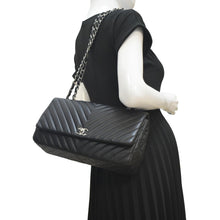 Load image into Gallery viewer, CHANEL Surpique Chevron Medium Lambskin Leather Flap Crossbody Bag Black
