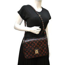 Load image into Gallery viewer, LOUIS VUITTON Metis Pochette Monogram Infrarouge Crossbody Bag Glossy Red
