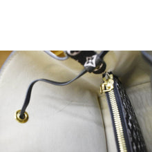 Load image into Gallery viewer, LOUIS VUITTON Neonoe Giant Jungle Canvas Shoulder Bucket Bag White
