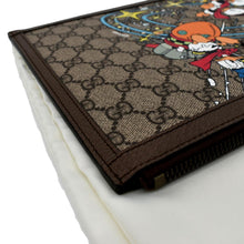 Load image into Gallery viewer, GUCCI Disney Donald Duck GG Supreme Canvas Zip Clutch Beige 647925
