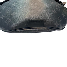 Load image into Gallery viewer, LOUIS VUITTON Discovery Monogram Eclipse Bumbag Black
