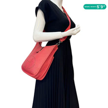 Load image into Gallery viewer, HERMES Evelyne PM Clemence Leather Crossbody Bag Red
