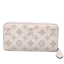 Load image into Gallery viewer, Louis Vuitton Zippy Mahina Wallet Cream / Silver
