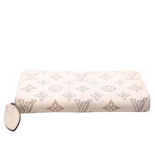 Load image into Gallery viewer, Louis Vuitton Zippy Mahina Wallet Cream / Silver
