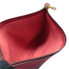 Load image into Gallery viewer, Gucci Leather Clutch Bag Red
