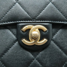 Load image into Gallery viewer, CHANEL Leather Shoulder Bag Black
