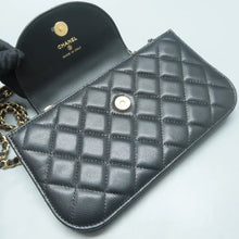 Load image into Gallery viewer, CHANEL Leather Shoulder Bag Black
