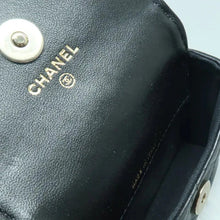 Load image into Gallery viewer, CHANEL Leather Shoulder Bag Black
