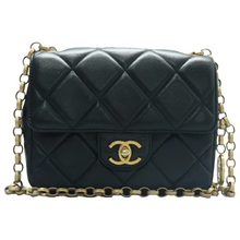 Load image into Gallery viewer, CHANEL Leather Shoulder Bag Black
