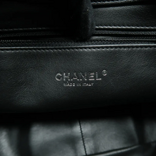 Load image into Gallery viewer, CHANEL Leather Shoulder Bag Black
