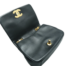 Load image into Gallery viewer, CHANEL Leather Shoulder Bag Black
