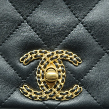 Load image into Gallery viewer, CHANEL Leather Shoulder Bag Black
