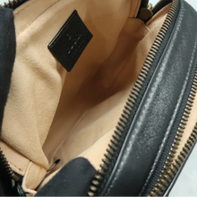 Load image into Gallery viewer, GUCCI Leather Shoulder Bag Black
