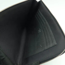 Load image into Gallery viewer, LOUIS VUITTON Voyage Leather Clutch Bag Black
