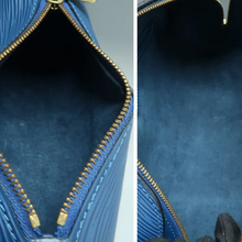 Load image into Gallery viewer, Louis Vuitton Soufflot W/P Epi Leather Shoulder Bag Blue

