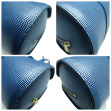 Load image into Gallery viewer, Louis Vuitton Soufflot W/P Epi Leather Shoulder Bag Blue
