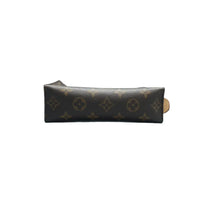 Load image into Gallery viewer, Louis Vuitton Toiletry 19 Pouch Monogram Canvas Clutch Brown
