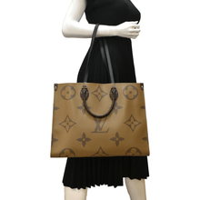 Load image into Gallery viewer, LOUIS VUITTON Onthego GM Giant Monogram Canvas Tote Shoulder Bag Brown
