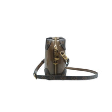 Load image into Gallery viewer, LOUIS VUITTON Venice Patent Leather Shoulder Bag Khaki
