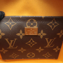 Load image into Gallery viewer, LOUIS VUITTON Venice Patent Leather Shoulder Bag Khaki
