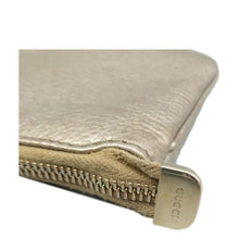 Load image into Gallery viewer, GUCCI Soho pebbled leather Clutch bag Champagne
