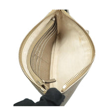 Load image into Gallery viewer, GUCCI Soho pebbled leather Clutch bag Champagne
