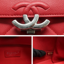 Load image into Gallery viewer, Chanel Leather Shoulder Bag Red
