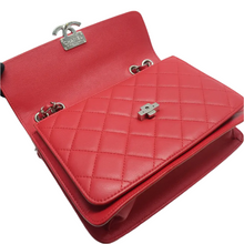 Load image into Gallery viewer, Chanel Leather Shoulder Bag Red

